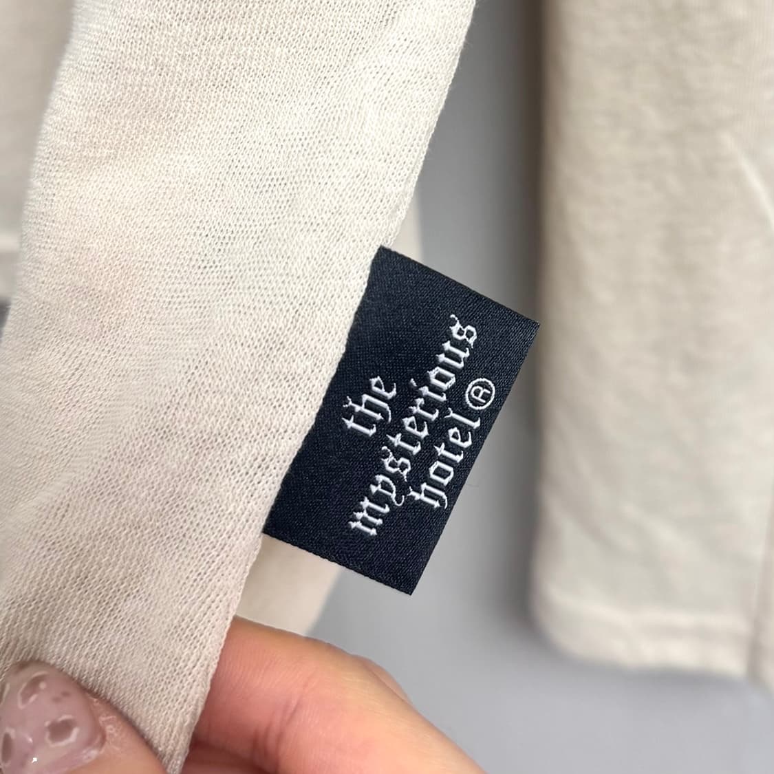 더미스테리어스호텔 어깨트임 슬리브 상품이미지3