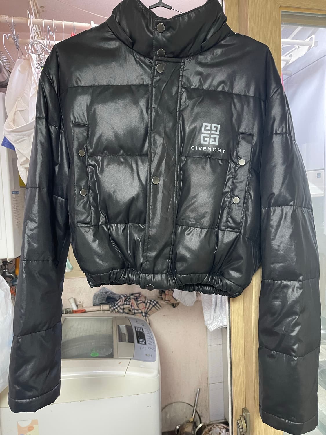 지방 크롭 블랙 퍼퍼 재킷 상품이미지1