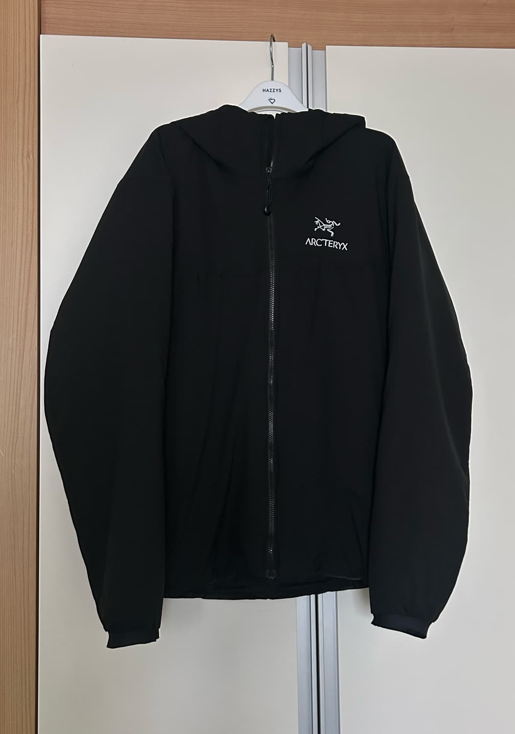 아크테릭스 아톰 LT 블랙 후드 자켓 상품이미지1