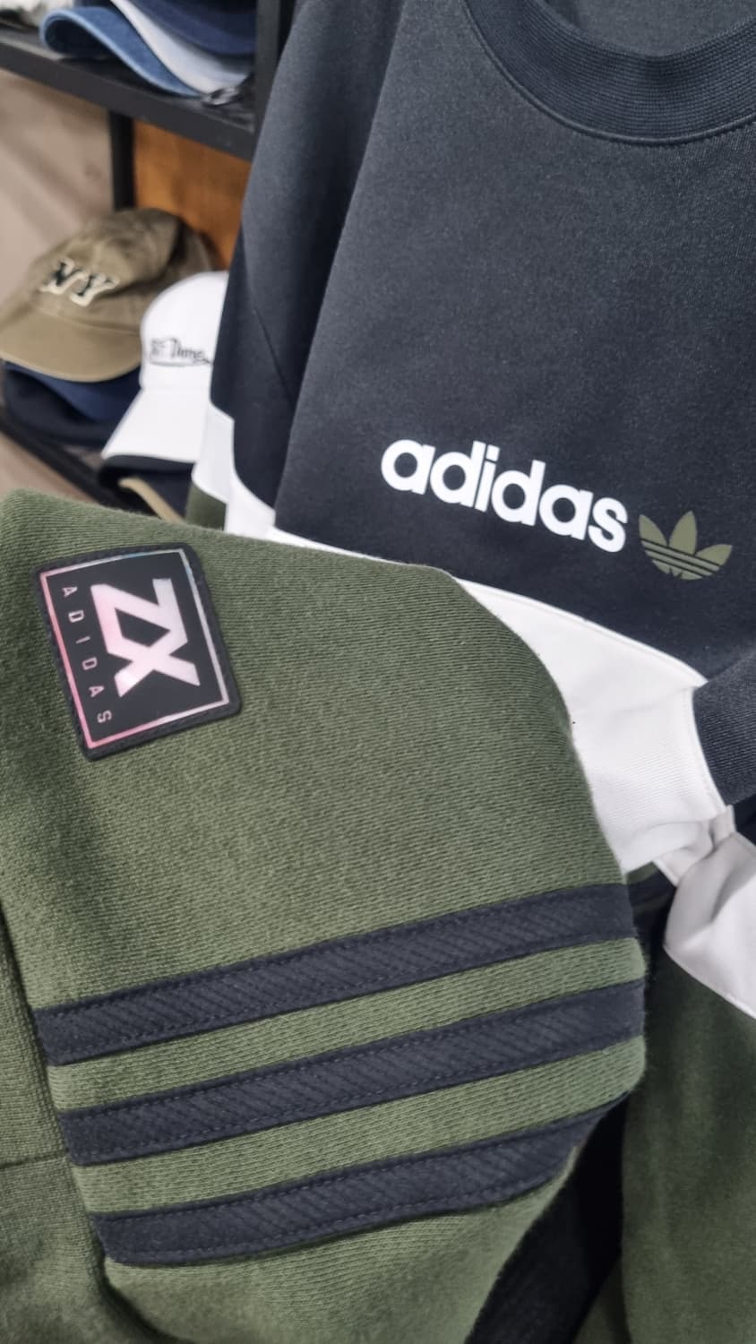 ADIDAS 가을 겨울용 로고맨투맨 100~105적당(가슴반품54) 공용 상품이미지2