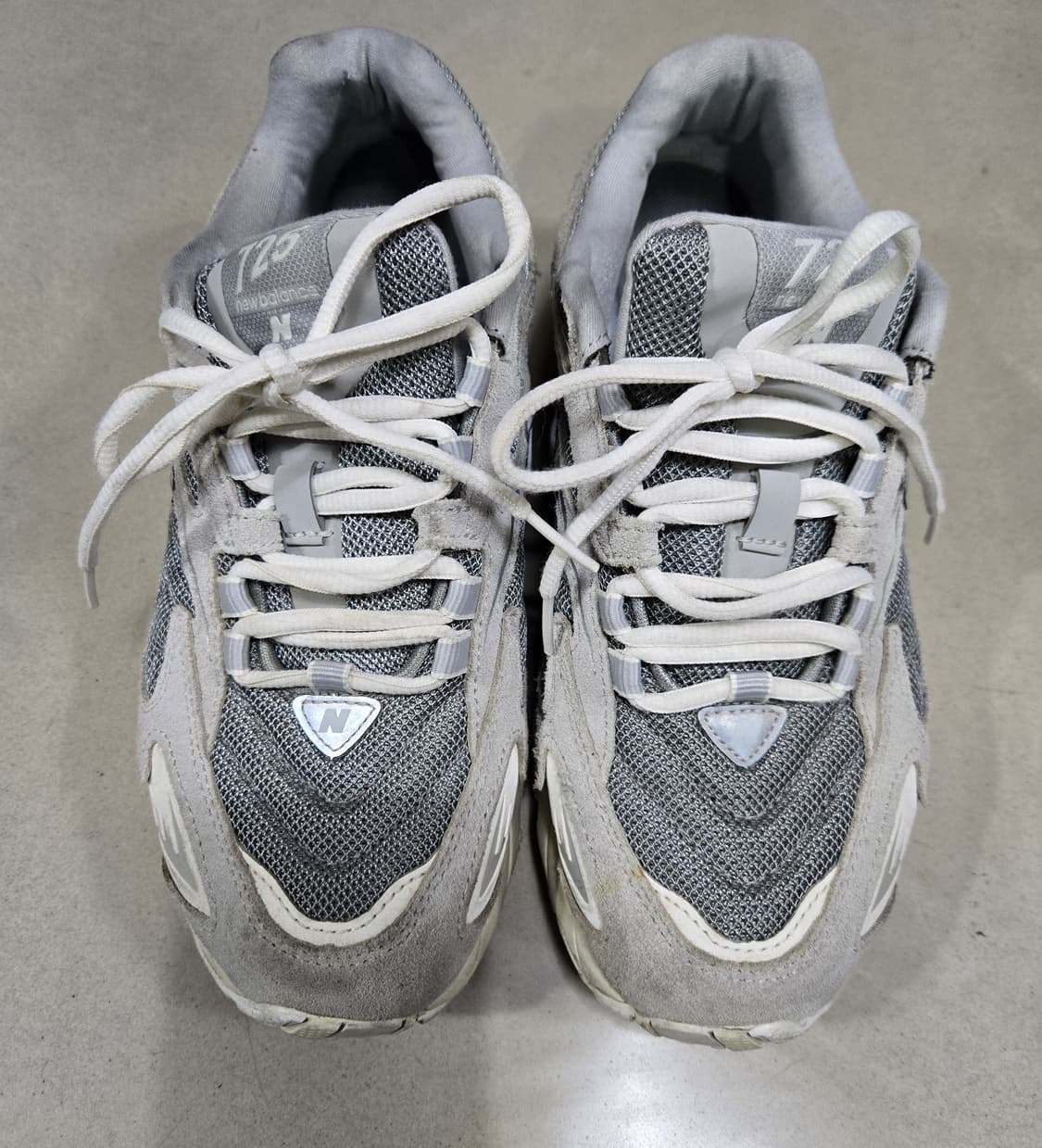뉴발란스 725 그레이 런닝화 운동화 워킹화 250mm 상품이미지2
