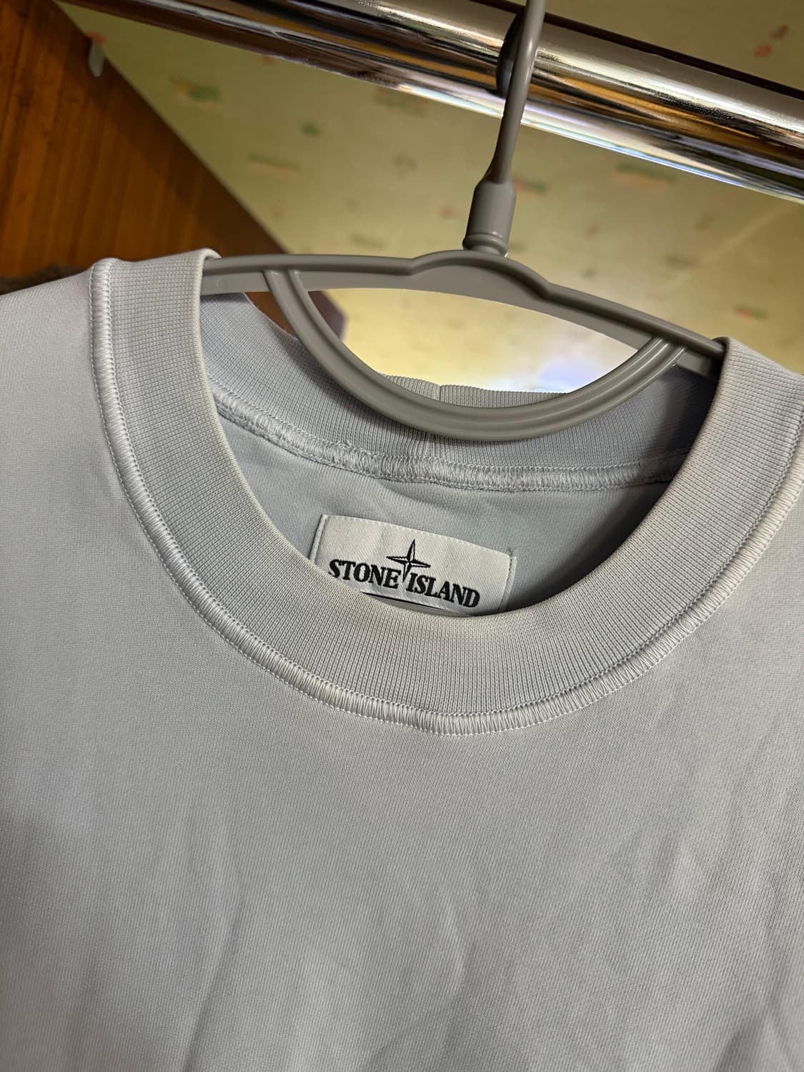 안냐세요 스톤아일랜드 sss급 스카이 맨투맨 L사이즈 판매합니다(정품) 상품이미지3