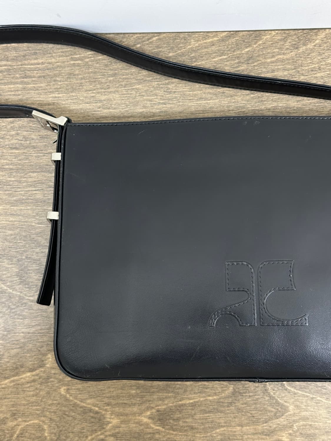 꾸레쥬 블랙 소가죽 숄더백 상품이미지3