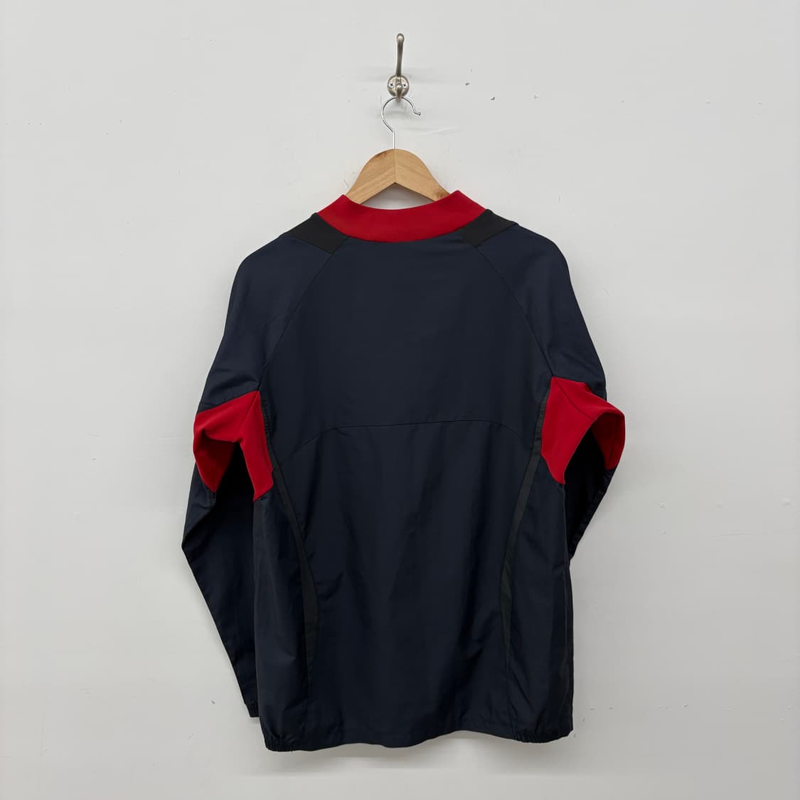 아디다스 블랙/레드 바람막이 풀오버 남성L 상품이미지4