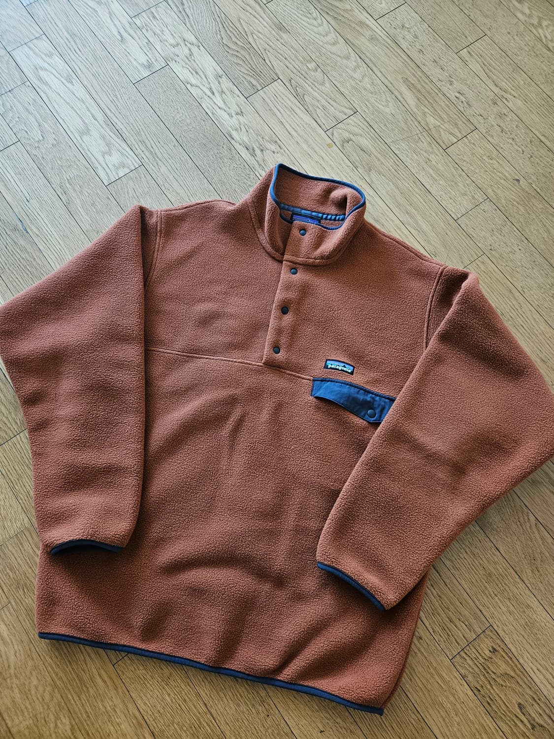 파타고니아 신칠라 헤비웨이트 버니쉬레드 상품이미지2