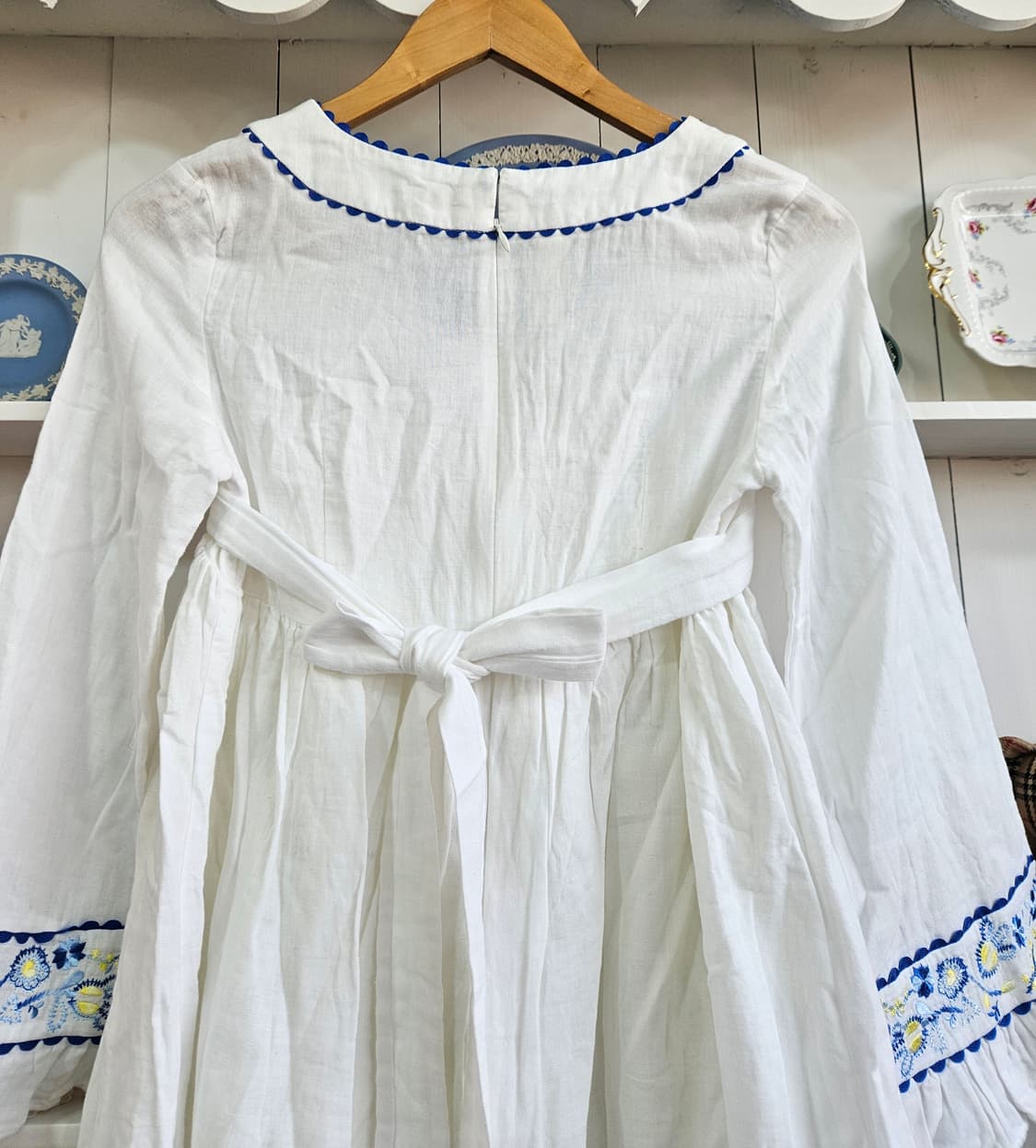 화이트 블루 자수 리본 원피스 상품이미지6