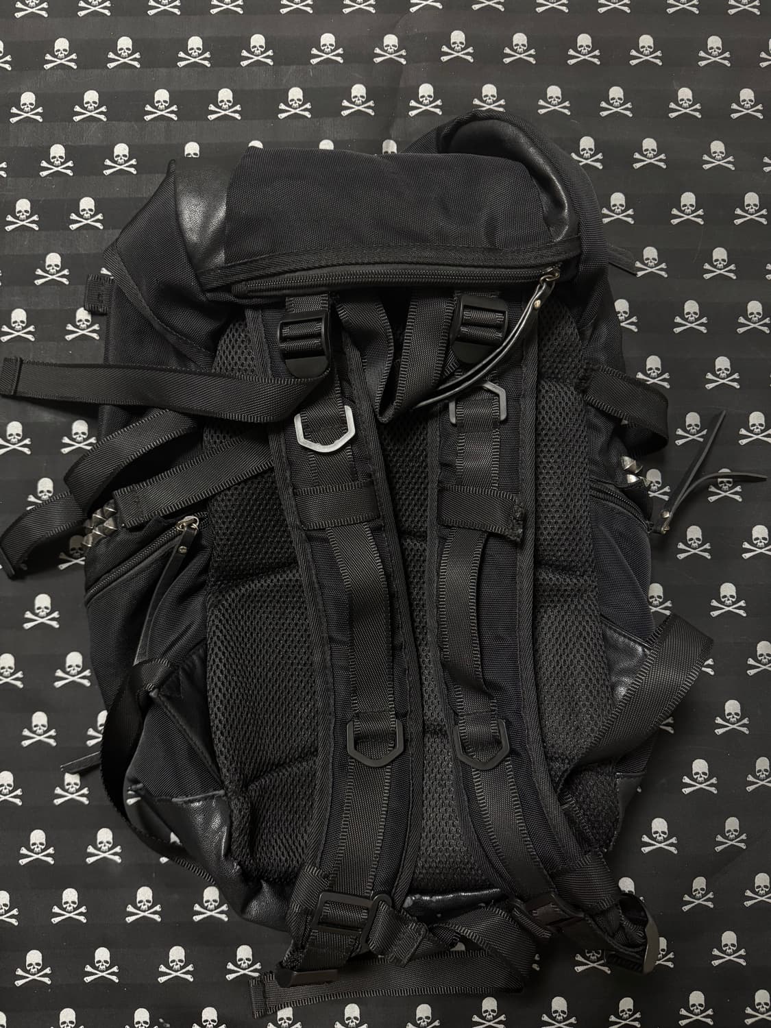 “CIVARIZE” Archvie stud backpack 상품이미지3