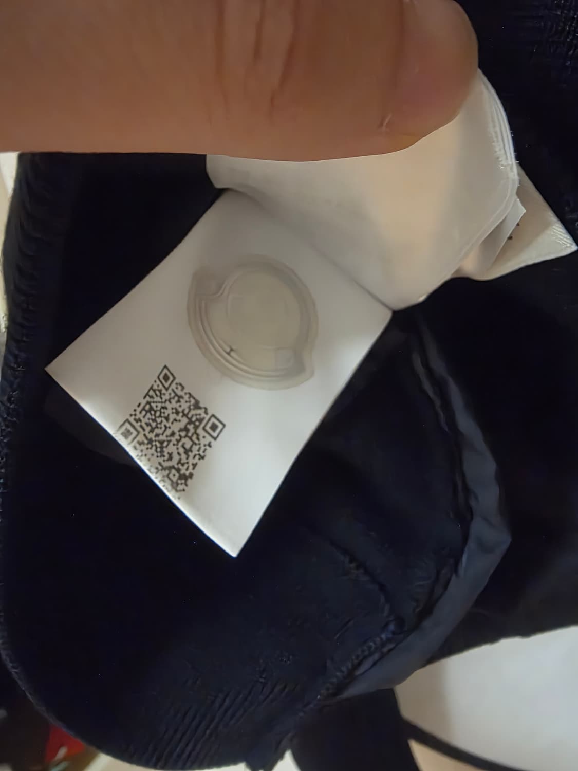 [새상품급/풀구성] 몽클레어 니트 김현우 패딩 L사이즈 네이비 상품이미지6