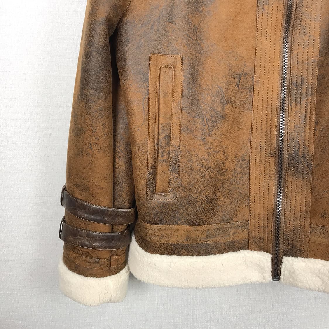 자라 ZARA 무스탕 점퍼 남성L 상품이미지4