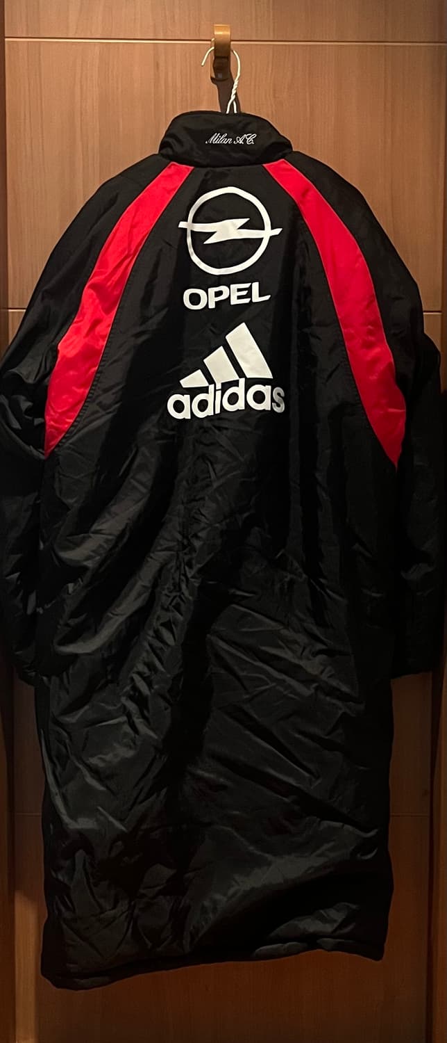 아디다스 AC밀란 벤치코트 패딩 M 상품이미지4