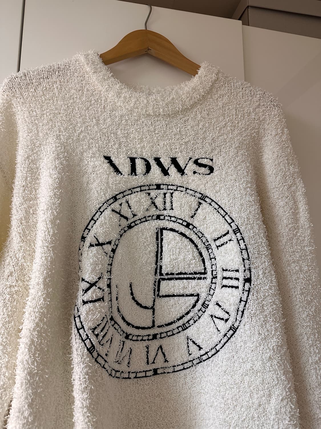 [새상품] 아이돈워너셀 IDWS 타임로고 니트 아이보리 상품이미지3