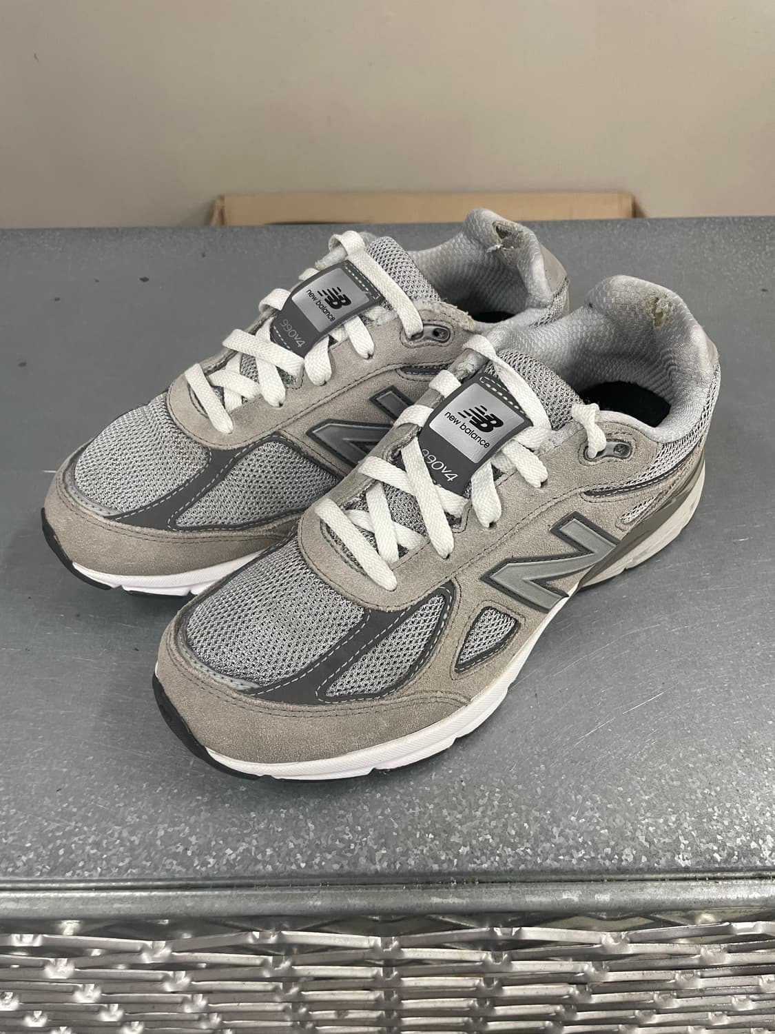 뉴발란스 990 V4 쿨 그레이 240 상품이미지2