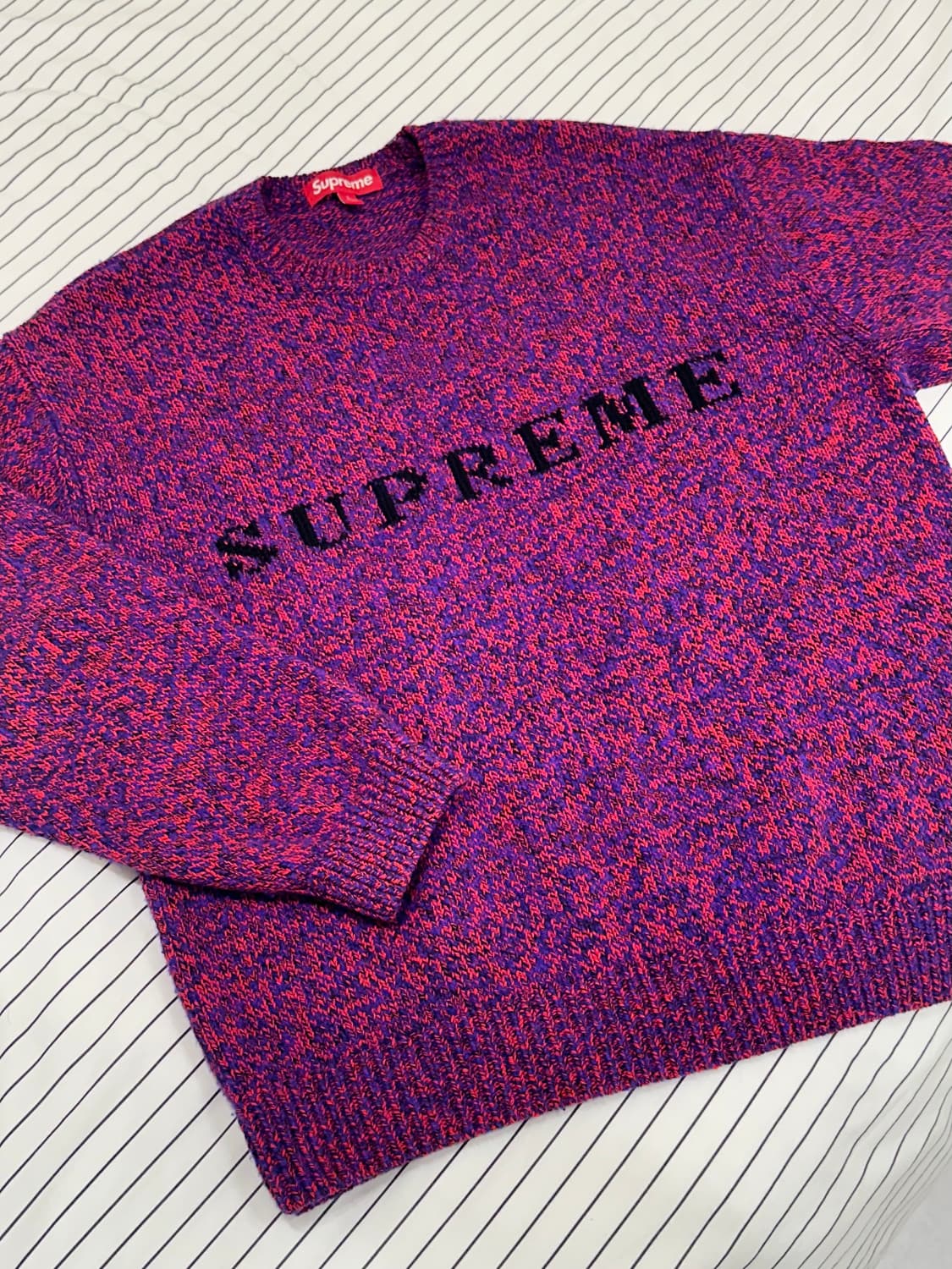 슈프림 콘트라스트 로고 스웨터 레드 멜란지 - 25SS 상품이미지2