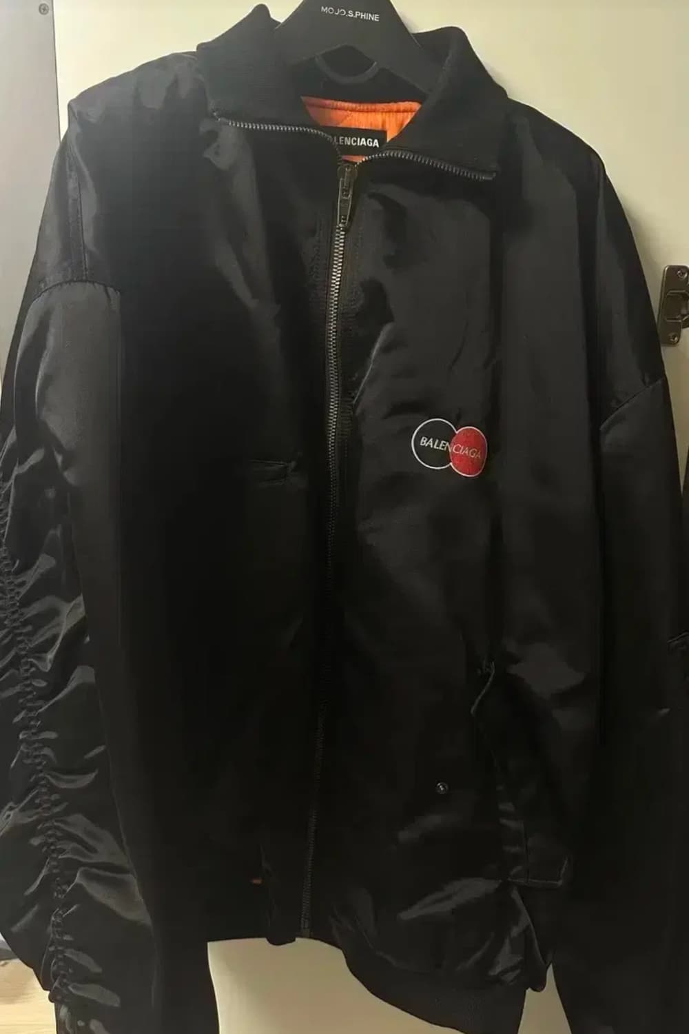 발렌시아가 마스터로고 봄버 50 상품이미지1