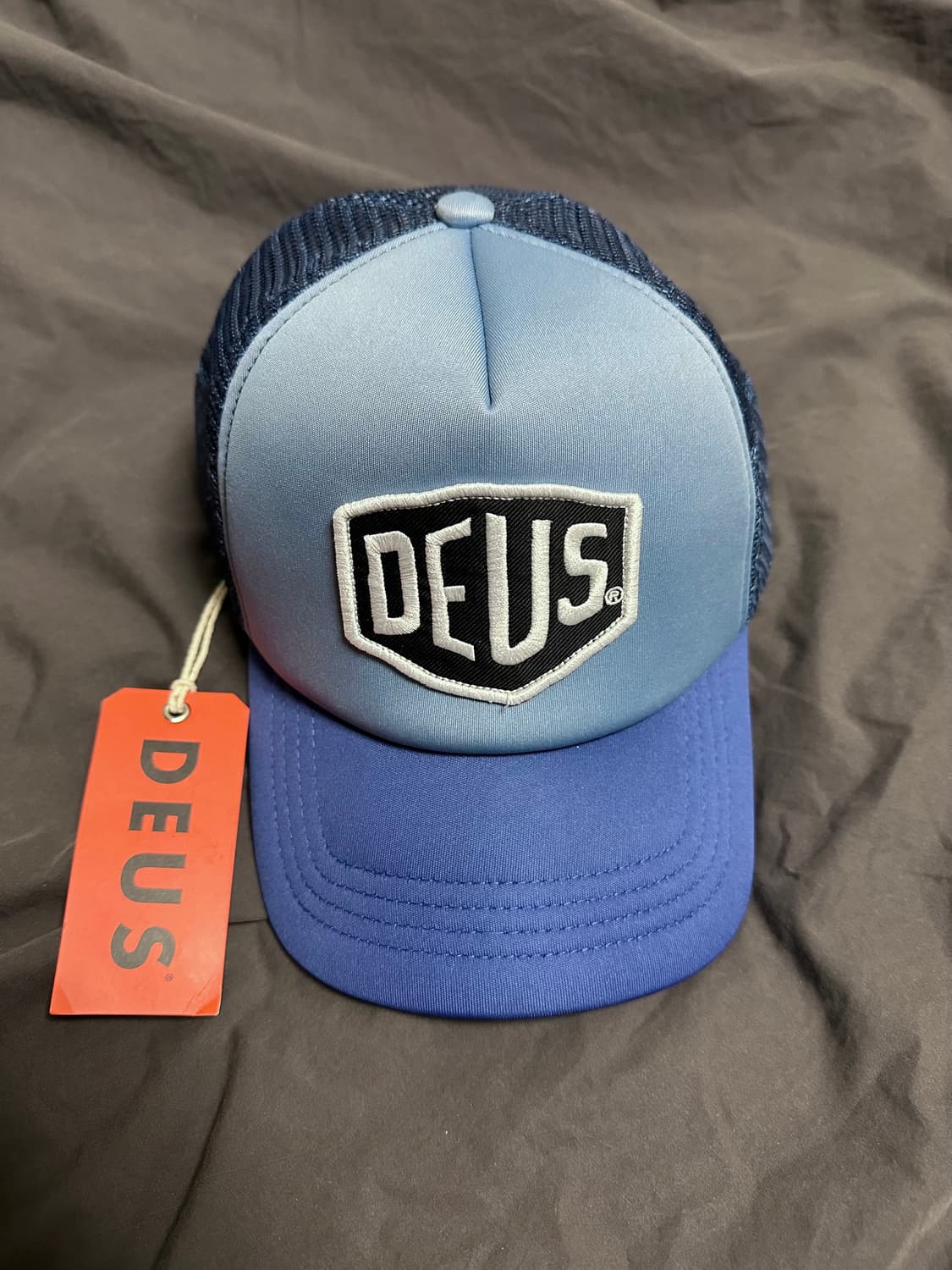 (새상품) 데우스 엑스 마키나 베이랜드 트러커 블루 상품이미지1