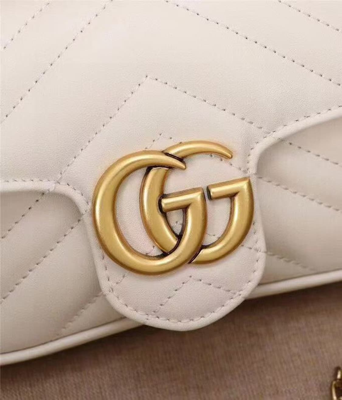 구찌 GG 마몽 마틀라세 슈퍼 미니백 화이트 상품이미지2