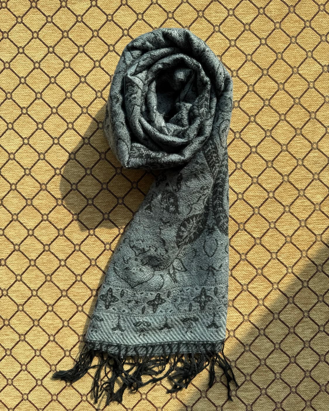 그레이 페이즐리 머플러 상품이미지1