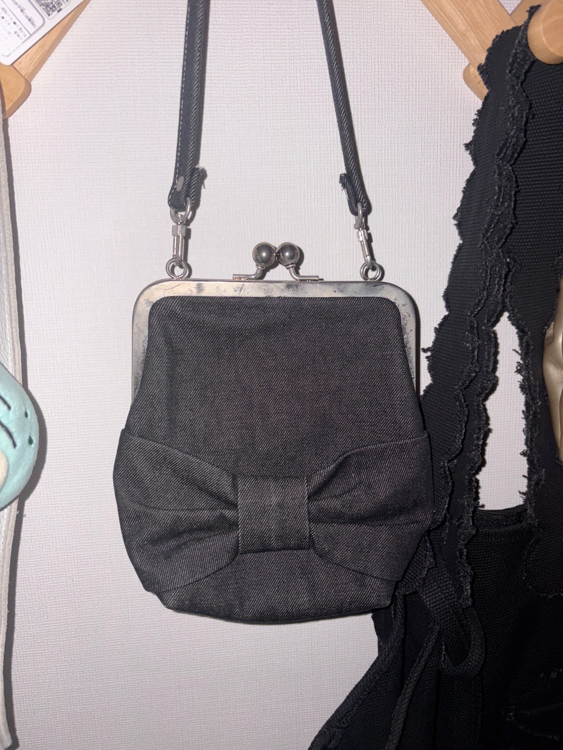 슬로우캐비닛 리본 숄더 크로스백 상품이미지1