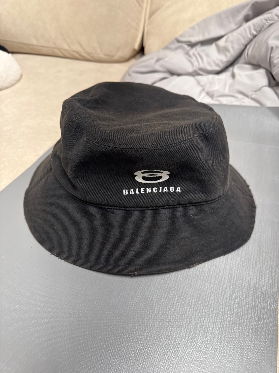 발렌시아가 버킷햇 상품이미지2