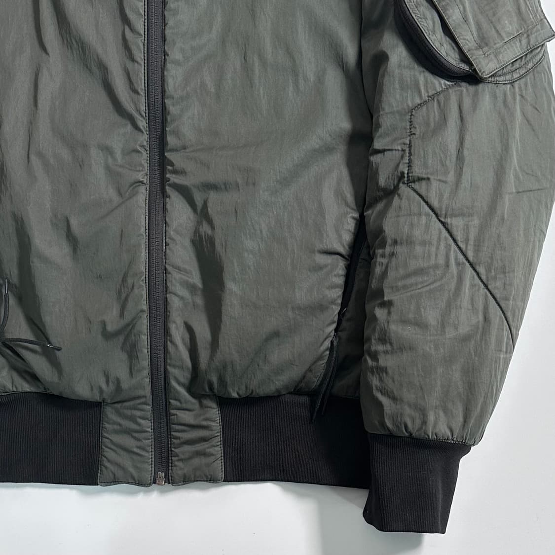 스톤아일랜드 쉐도우 프로젝드 카키 봄버 자켓  상품이미지3