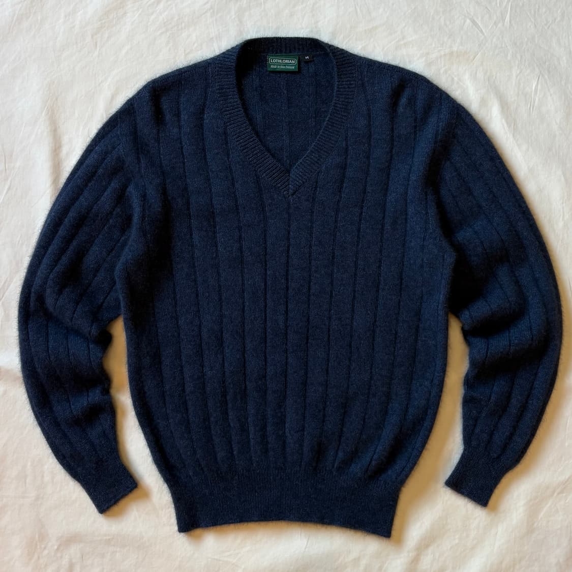 [102-105] 뉴질랜드 LOTHLORIAN 울 포섬 브이넥 니트 상품이미지1