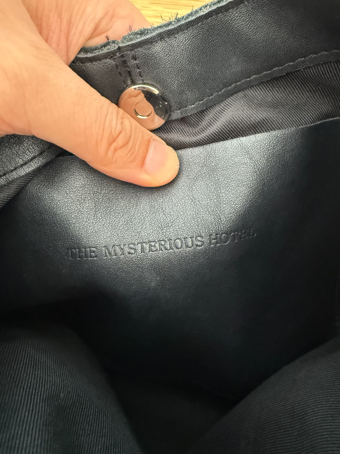 미스테리어스 호텔(THE MYSTERIOUS HOTEL) 웨스턴 레더백 상품이미지10
