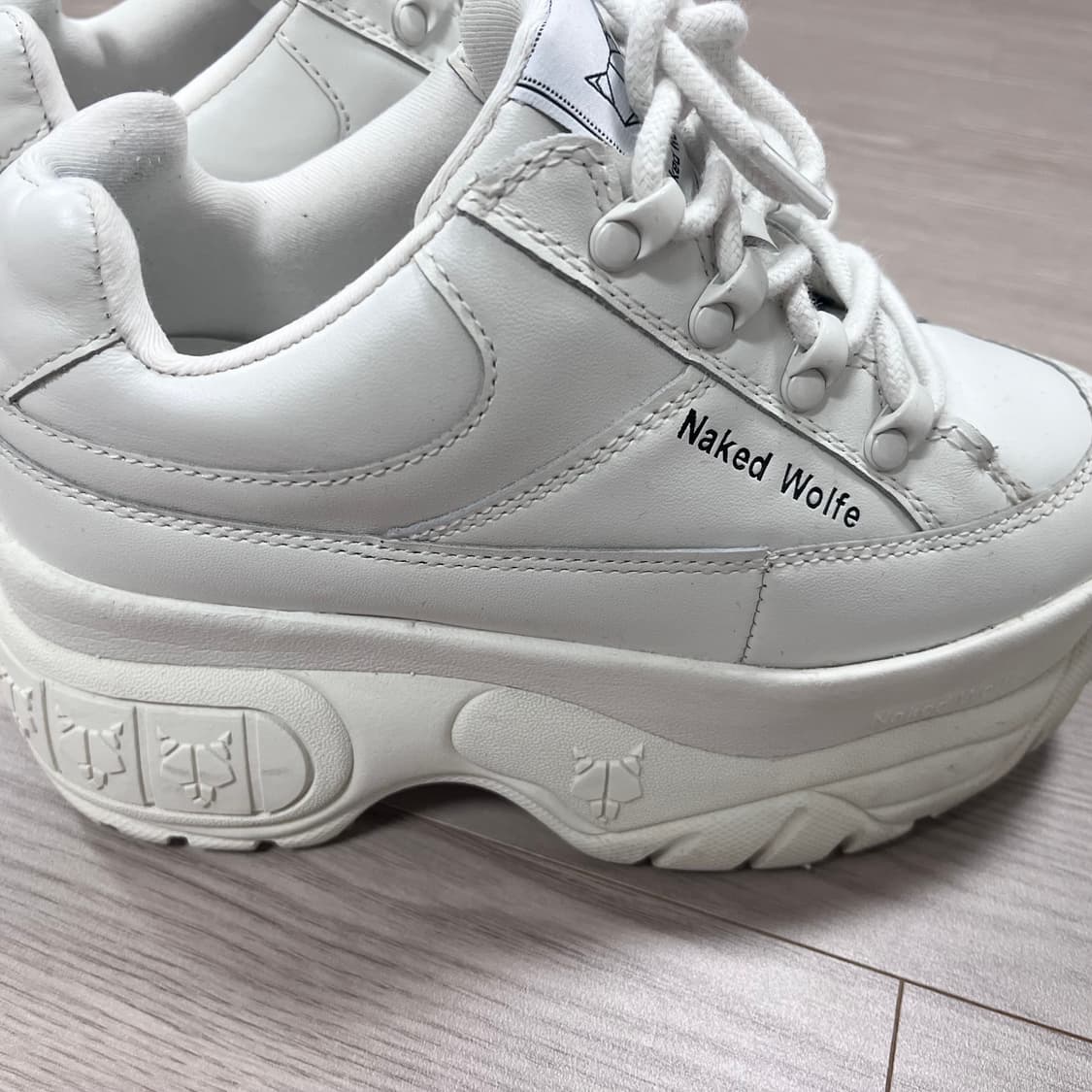 (무배) 네이키드 울프 흰색 운동화 SPORTY WHITE LEATHER 상품이미지3