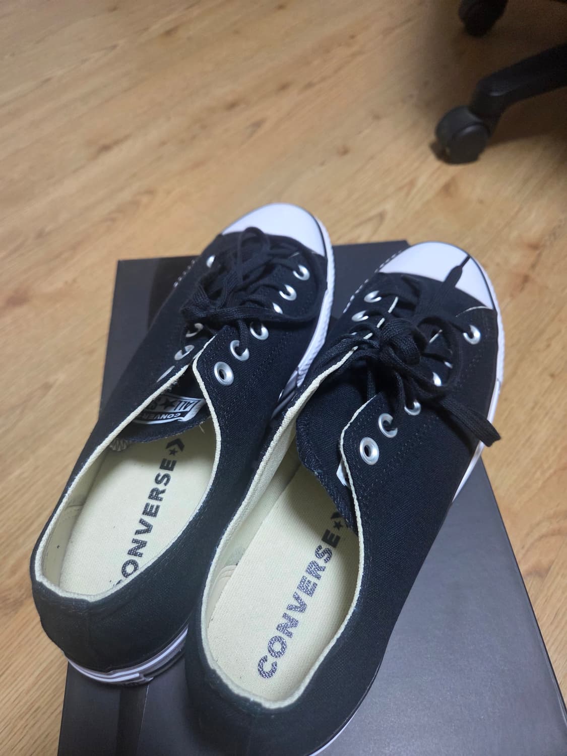 컨버스 척테일러 올스타 리프트 로우 팝니다! 상품이미지4