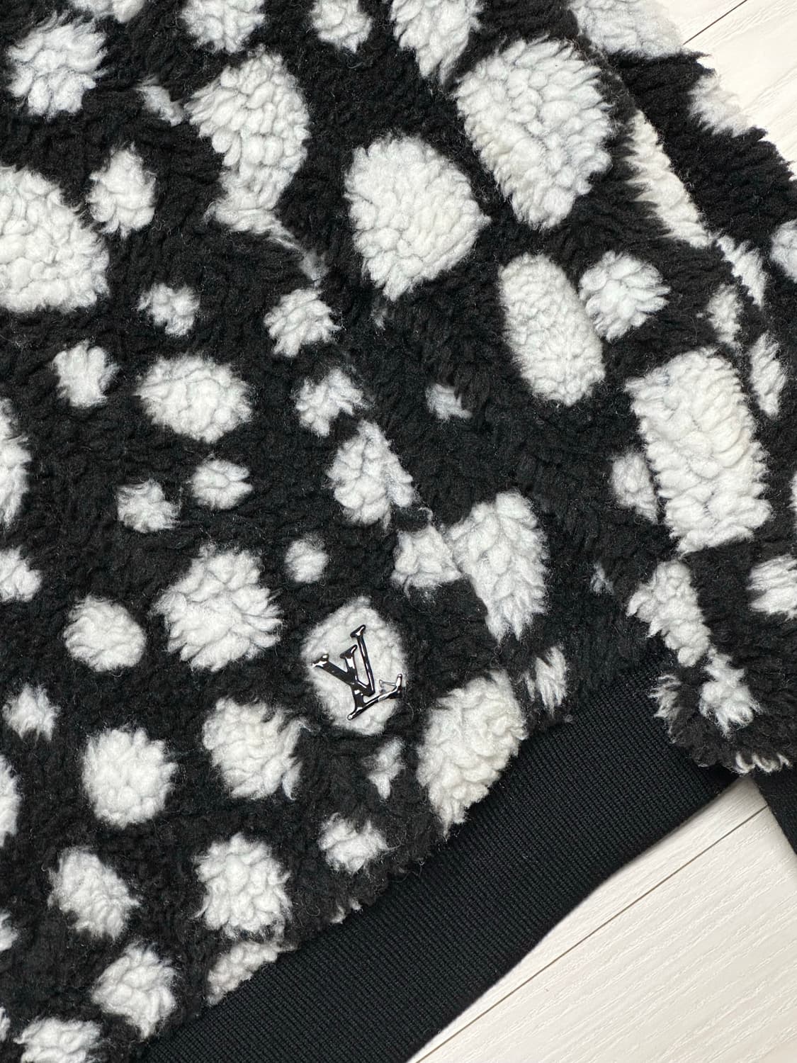 루이비통 x 쿠사마 콜라보 후리스 4L(105-110) 상품이미지5