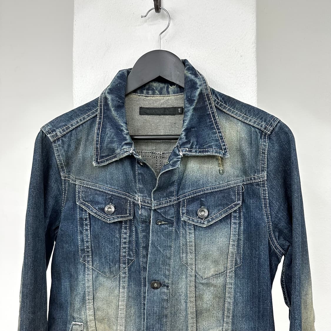 Fuga distressed washed denim jacket 상품이미지4
