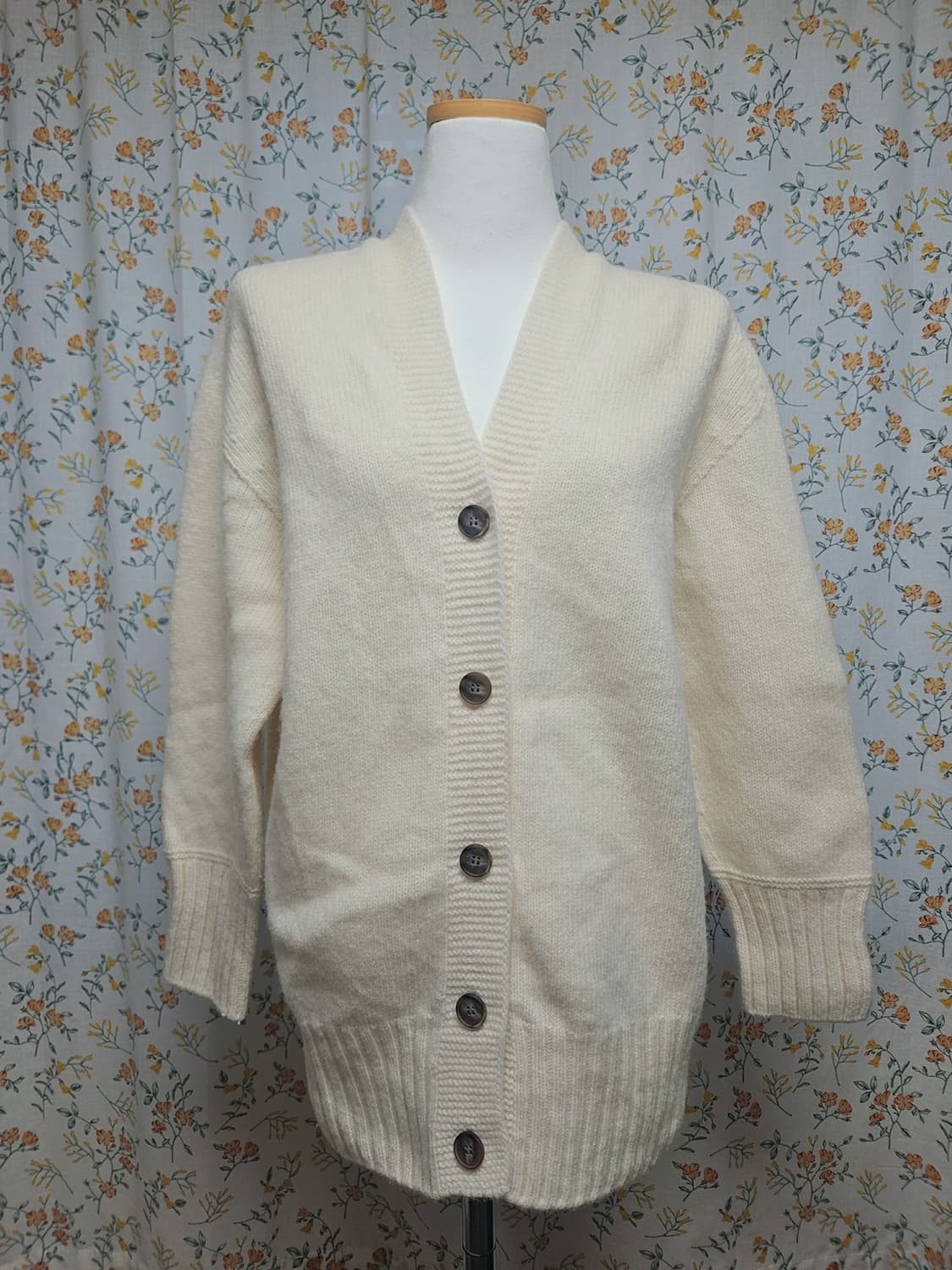 도톰한 울100 가디건 일본 tomorrowland 상품이미지1