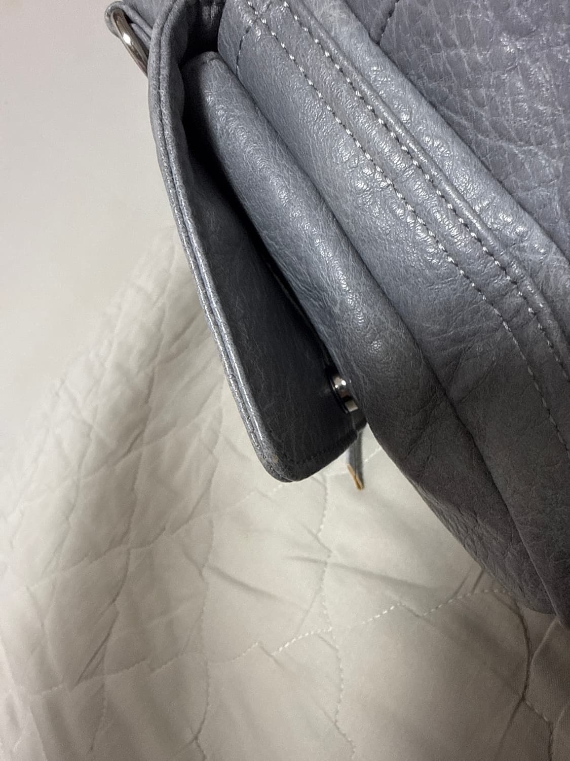 Studded Leather Shoulder Bag (Sky Blue) 상품이미지7