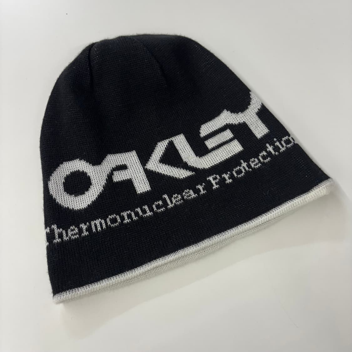 오클리(Oakley) 빈티지 빅로고 리버시블 비니 상품이미지2