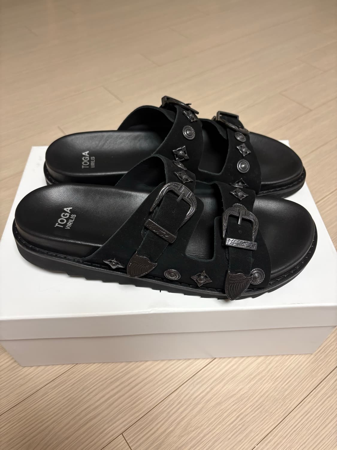 토가 빌릴리스 메탈 장식 블랙 뮬 42사이즈 새제품 상품이미지4