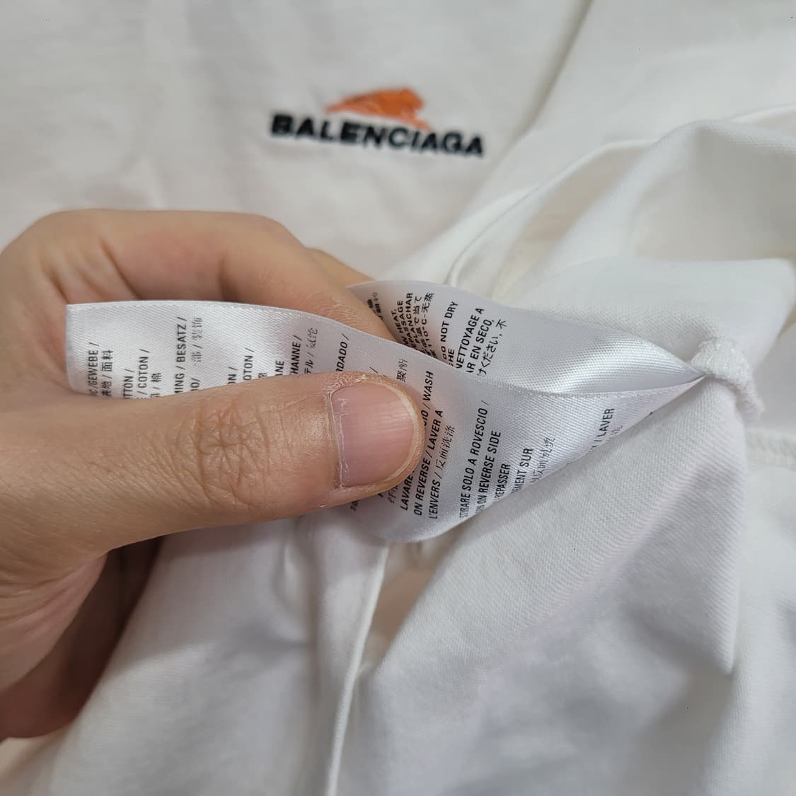 발렌시아가 화이트 반팔 티셔츠 상품이미지5