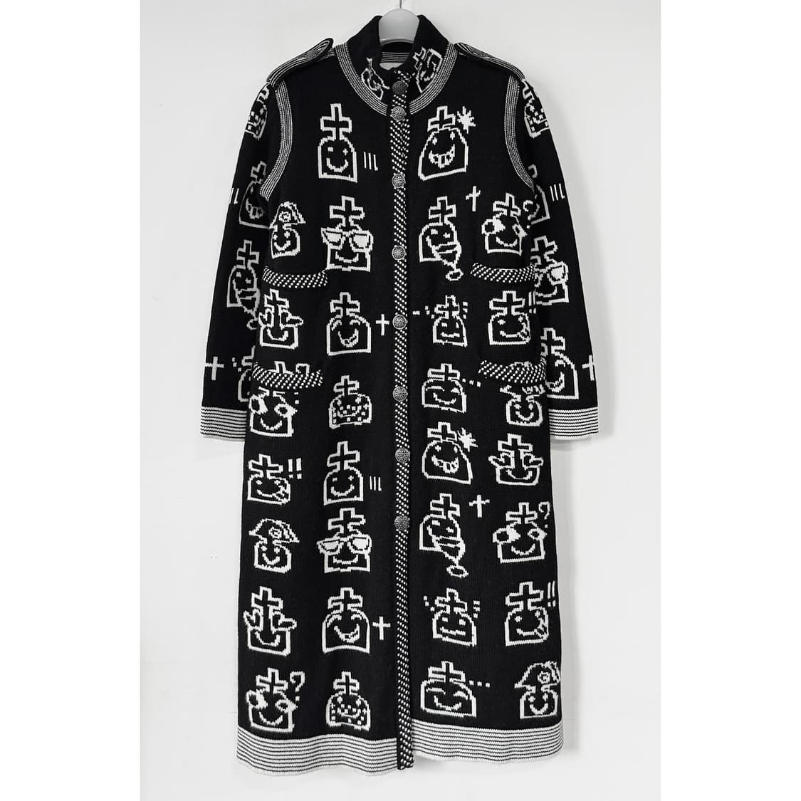 데바스테 22 시그니처 프린트 울 니트 코트 상품이미지1