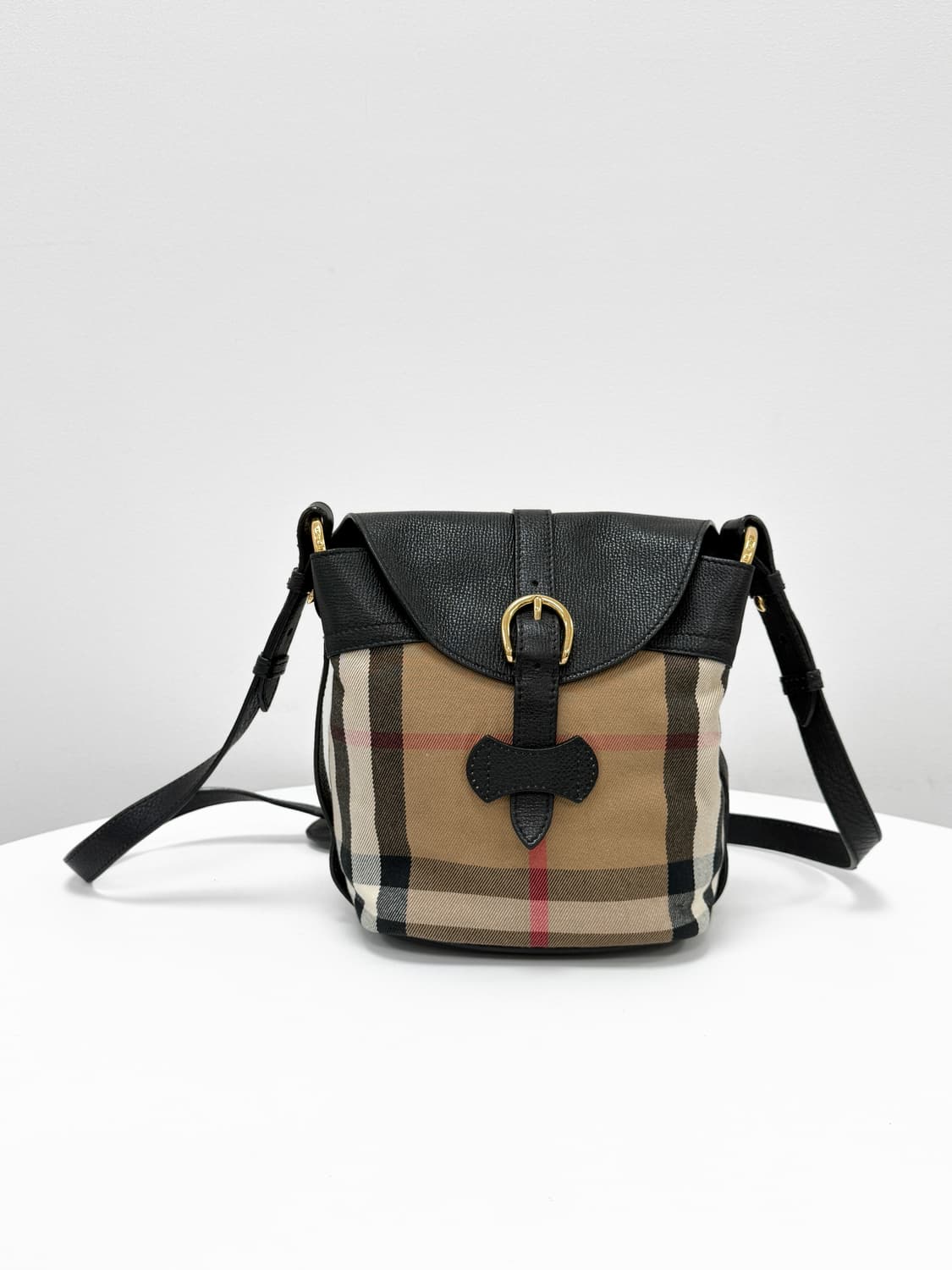 버버리 체크 레더 트리밍 플랩 크로스백 상품이미지3