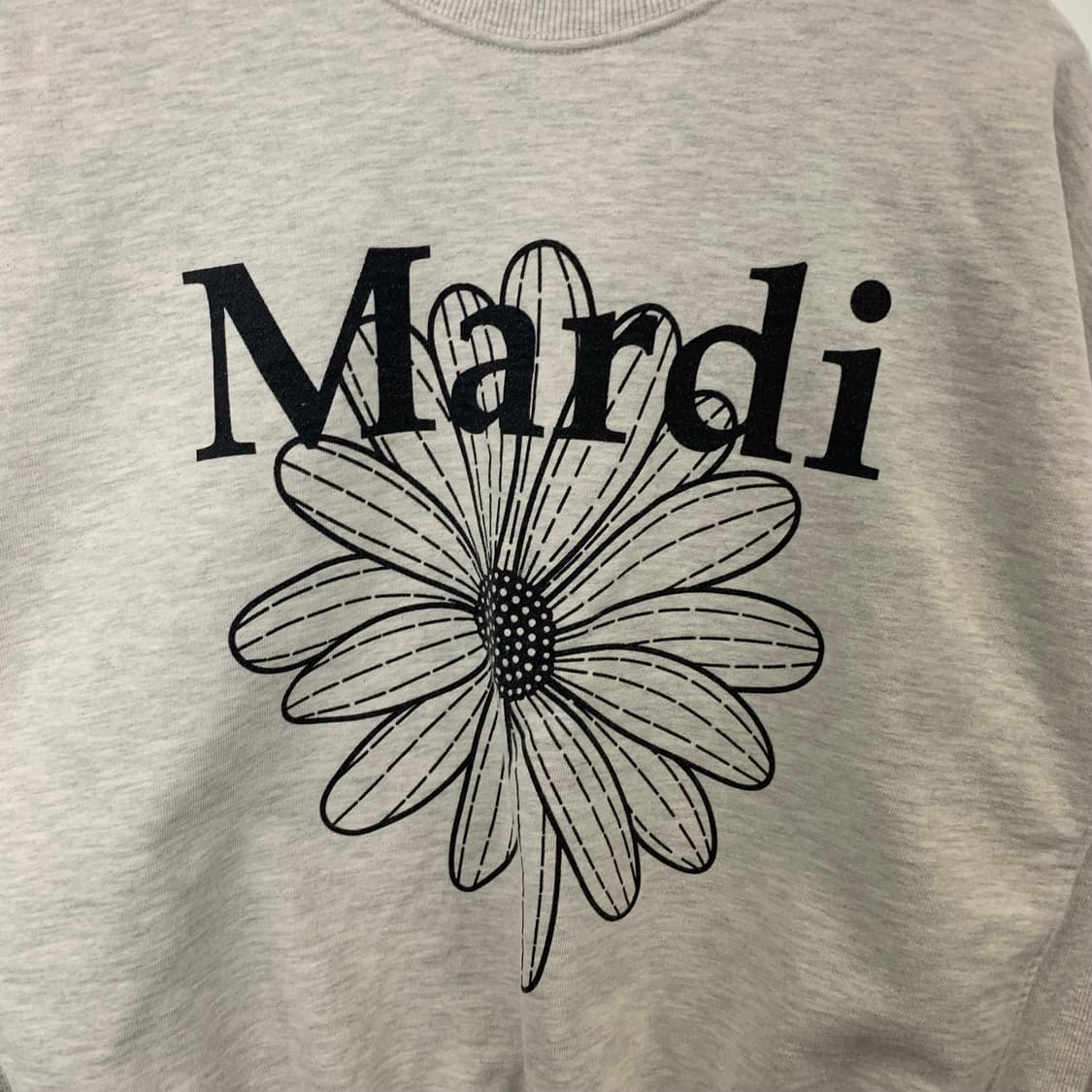 마르디 메크르디 빅로고 오트밀 맨투맨 상품이미지3