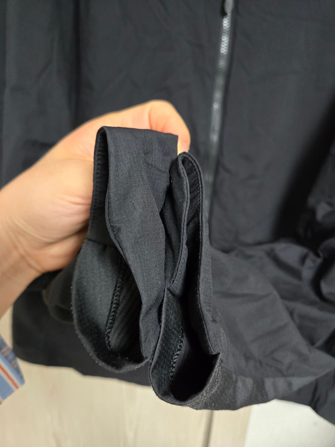 아크테릭스 아톰sl 블랙 M사이즈 판매 상품이미지5