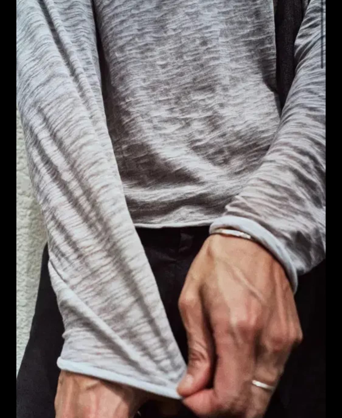 모노프리베 텍스처 롱 슬리브리스 차콜 1사이즈 상품이미지1