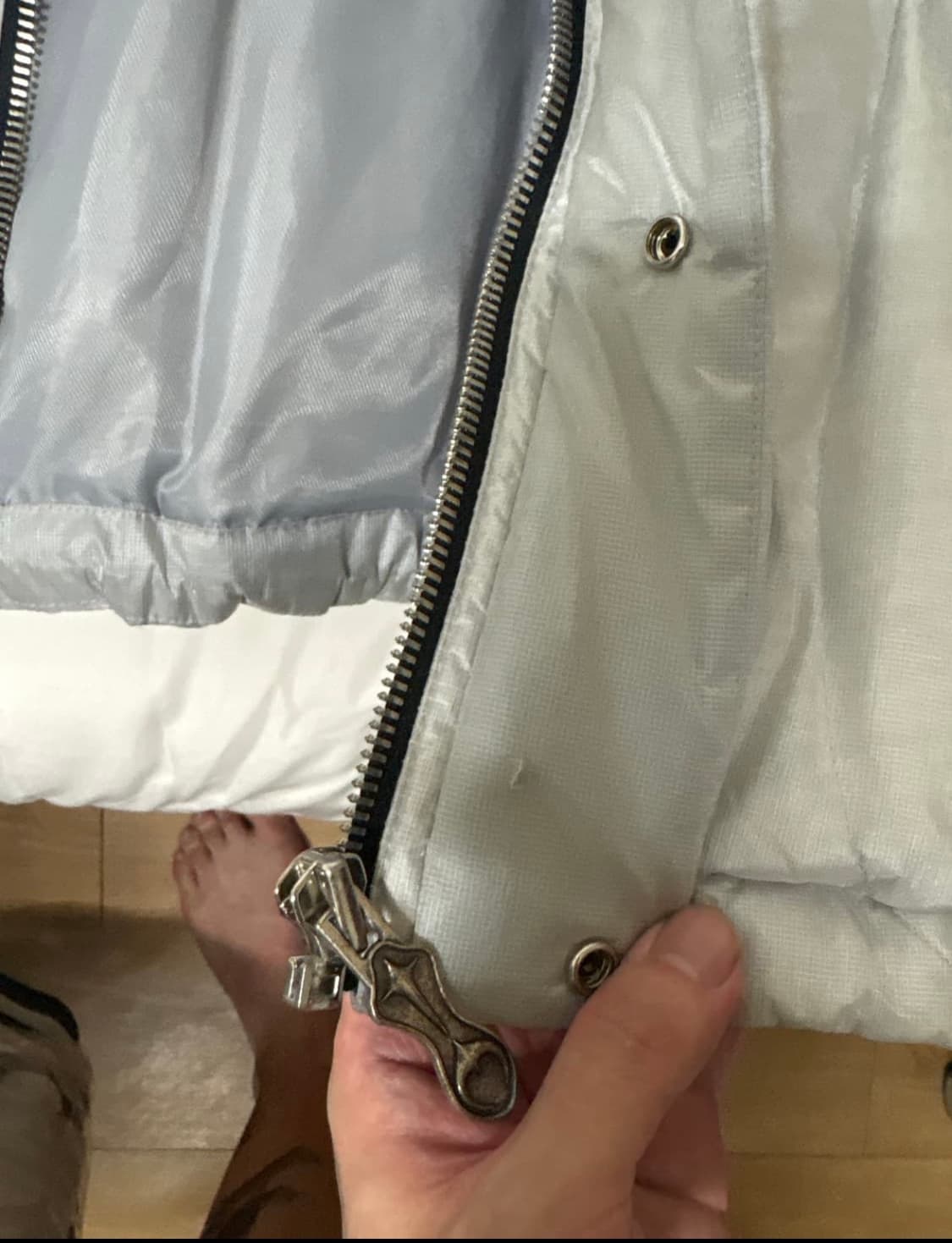 떠그클럽 thug club 케이브 패딩 실버 2 상품이미지3