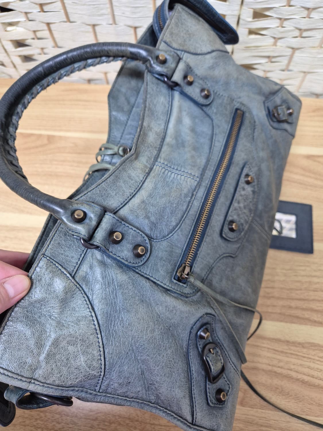 발렌시아가정품 모터백 상품이미지7