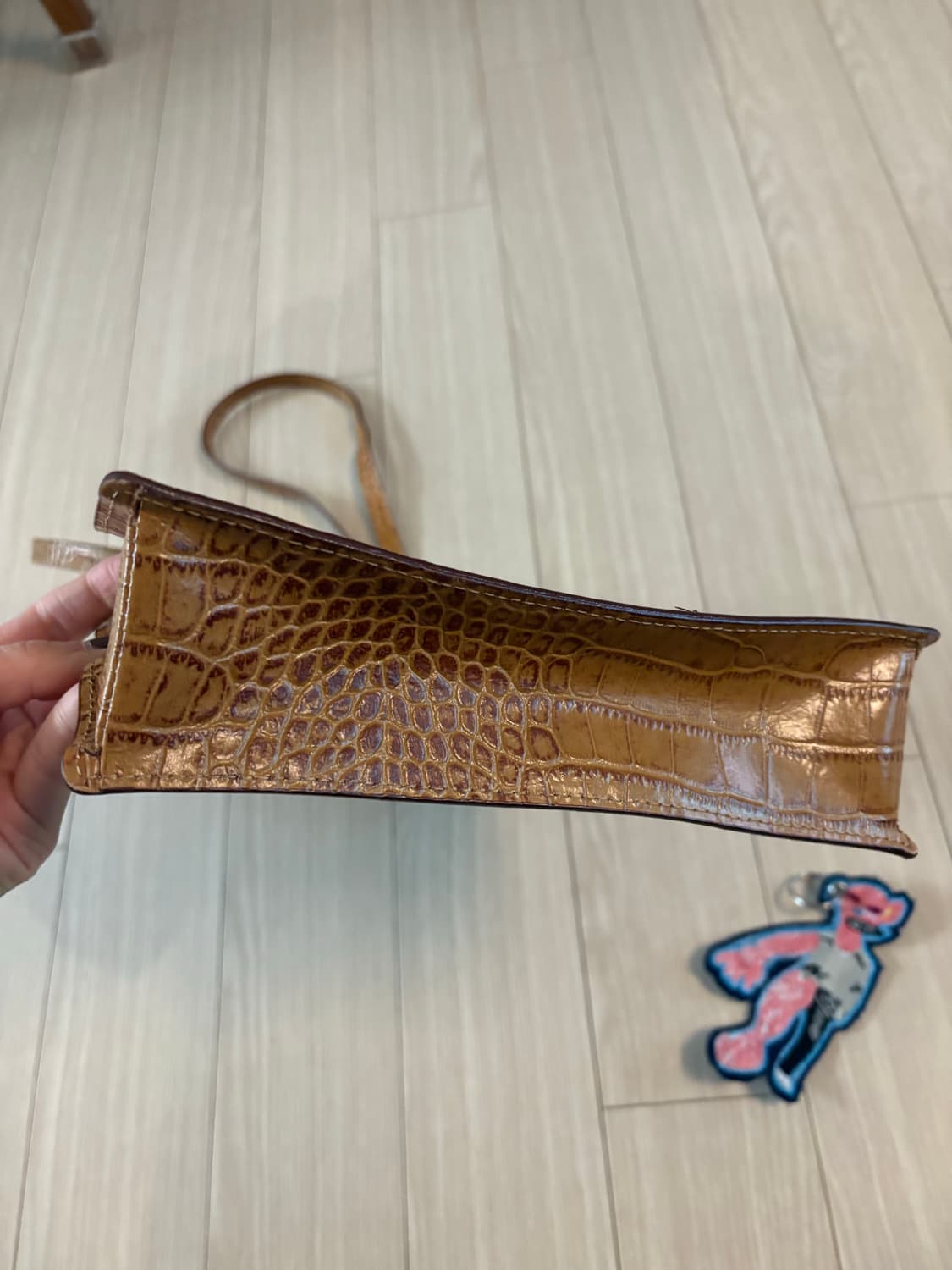 아워레가시 레더 스퀘어 크로스백  상품이미지3