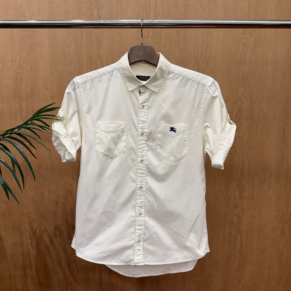 버버리 블랙 라벨 포켓 반팔 셔츠 로고 자수 롤업 슬리브 아이보리 상품이미지1