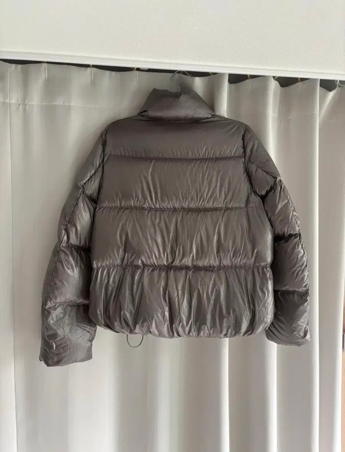 새상품) 유니클로 울트라 라이트 다운 샤이니 푸퍼 패딩 유니클로 패딩 상품이미지2