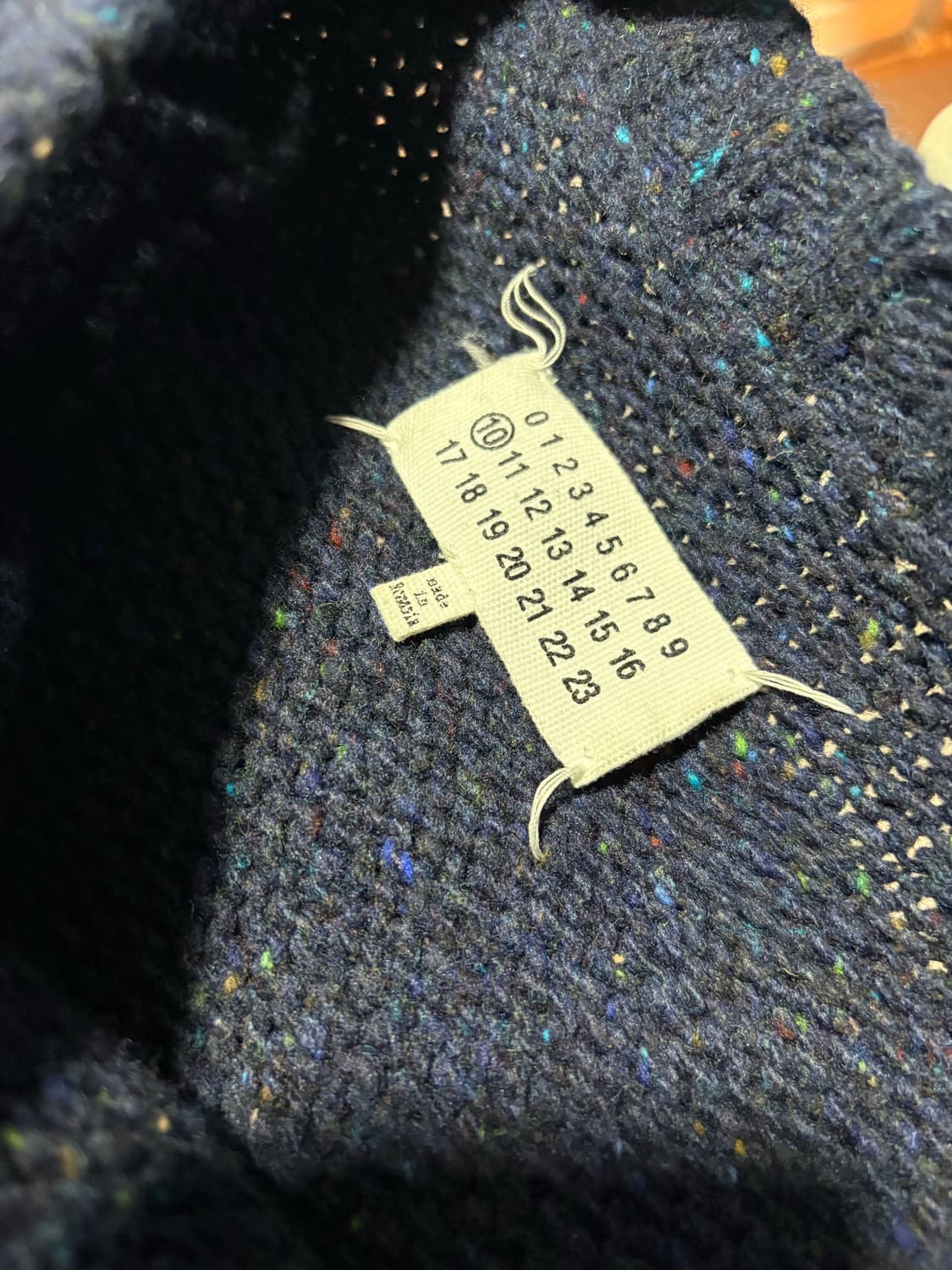 마르지엘라 데미지 니트 네이비 상품이미지4