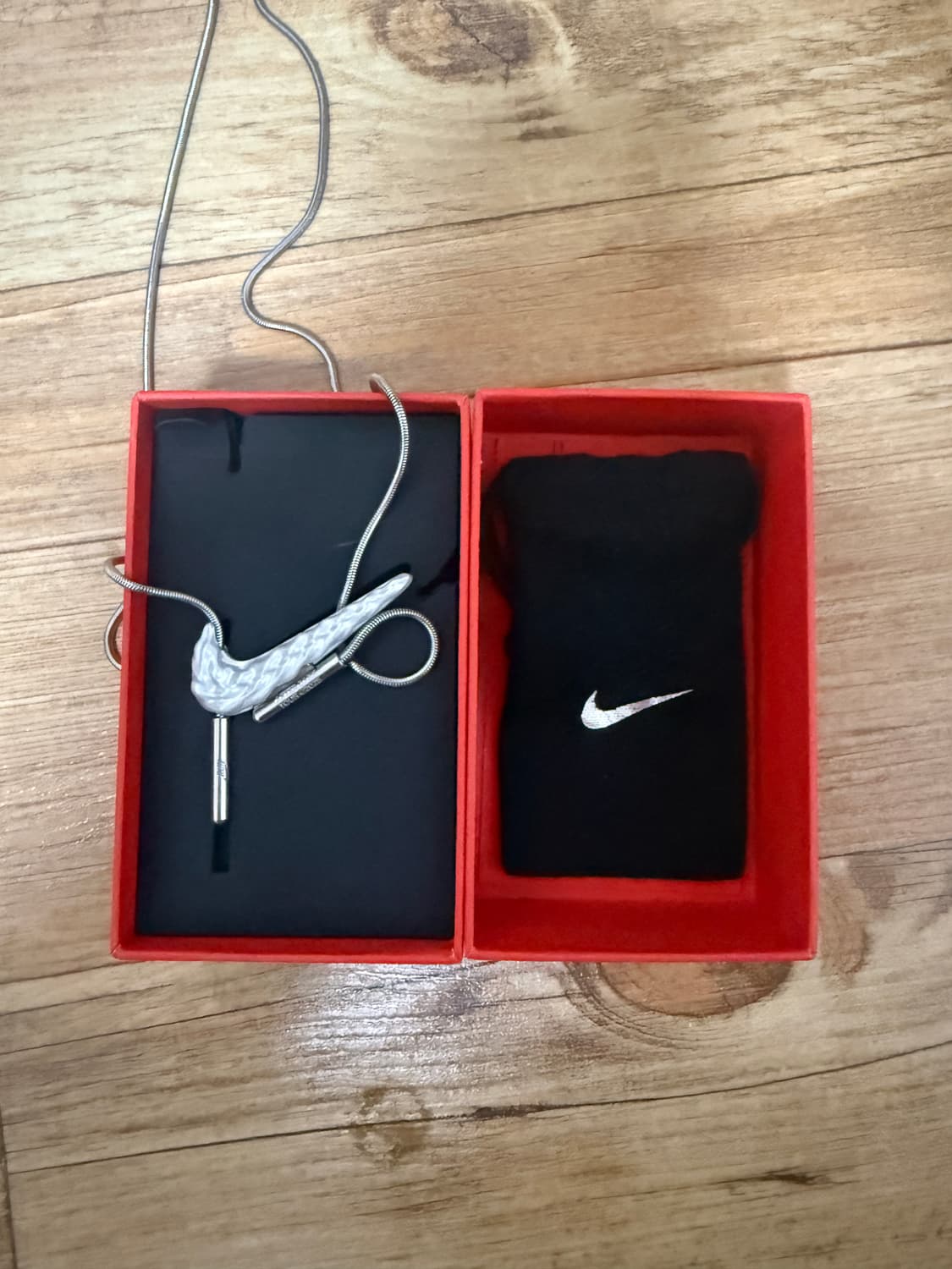 나이키 목걸이 상품이미지1