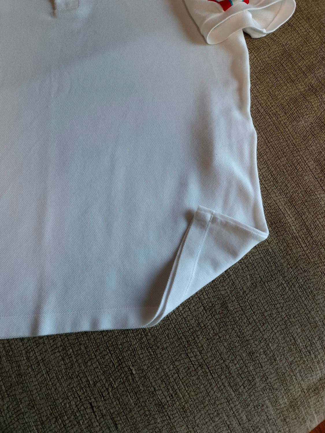 L/ 구찌 숄더 자수 로고 카라티 상품이미지4