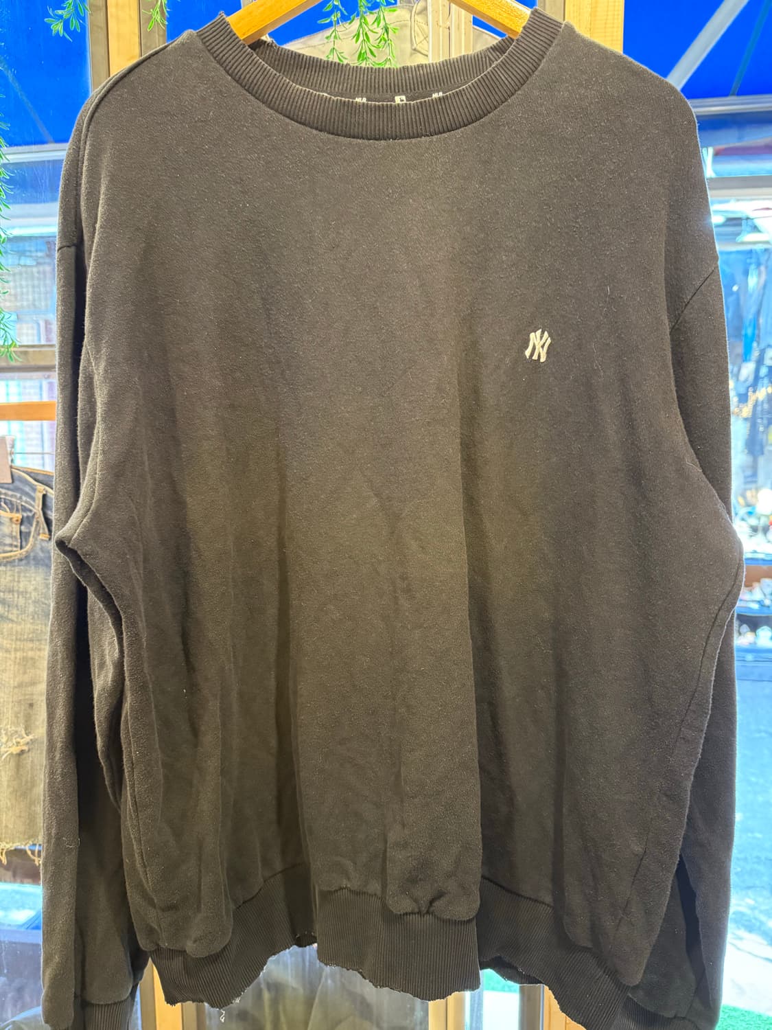 MLB 블랙 맨투맨 상품이미지1