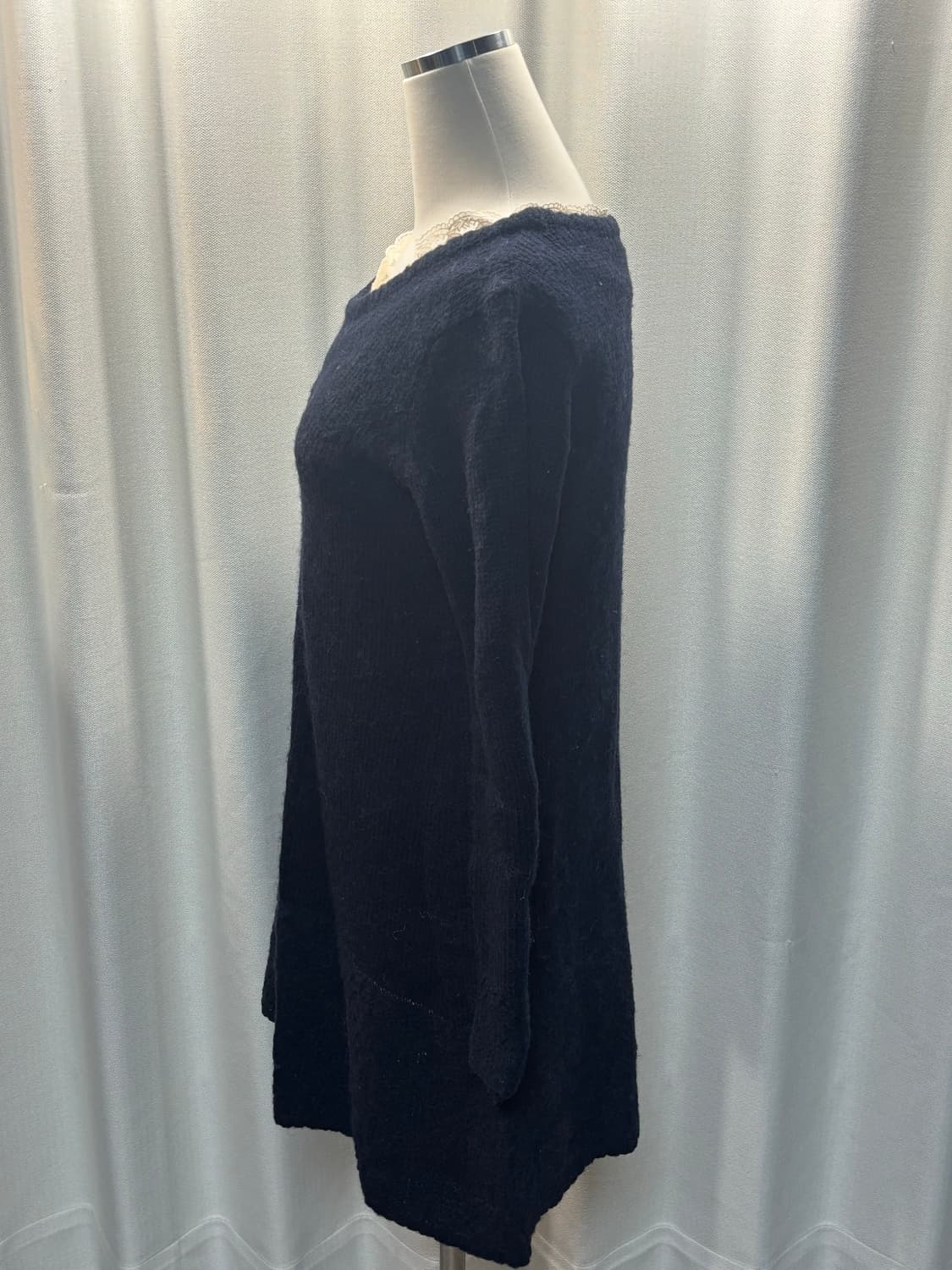 earth&music 어쓰뮤직 네이비색 니트 상품이미지2